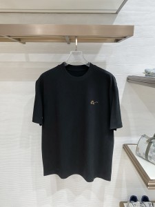 注目度抜群！ 2026 エルメス 新作 半袖Tシャツ 偽物