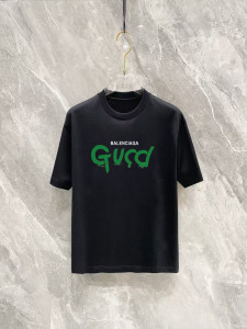 日本未入荷 2026 グッチ 新作 半袖Tシャツ 偽物 2色