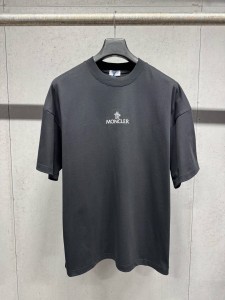 最安値挑戦 2026 モンクレール 新作 半袖Tシャツ スーパーコピー