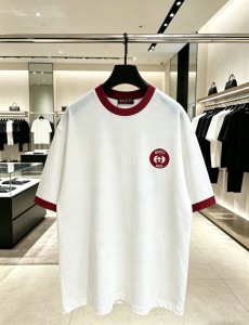 日本未入荷 2026 グッチ 新作 半袖Tシャツ コピー