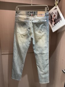 即発送！2026 モンクレール 新作 ジーンズ コピー