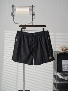 使い勝手良 2026 モンクレール 新作 ショートパンツ コピー