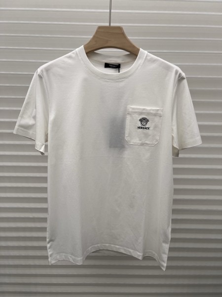 【即発】★ 2026 ヴェルサーチェ 新作 半袖Tシャツ コピー 2色