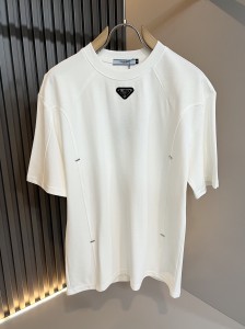 超希少！2026 プラダ 新作 半袖Tシャツ スーパーコピー