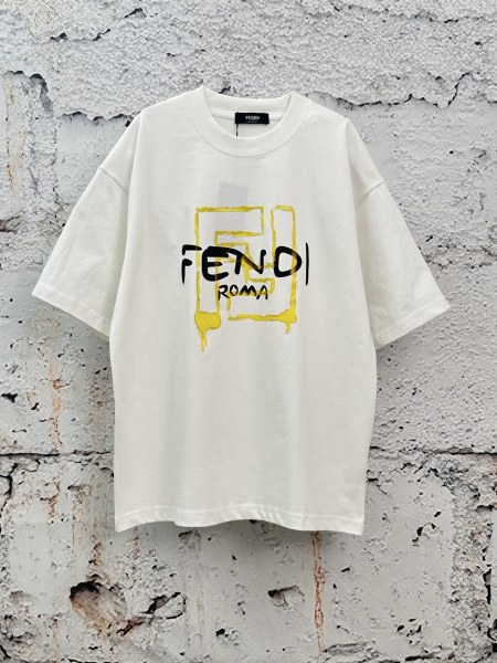 最安値挑戦 2026 フェンディ 新作 半袖Tシャツ 偽物