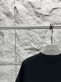 送料込 2026 プラダ 新作 半袖Tシャツ 偽物