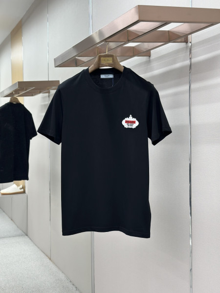 超限定♪ 2026 プラダ 新作 半袖Tシャツ 偽物