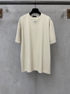 定番人気！2026 プラダ 新作 半袖Tシャツ スーパーコピー