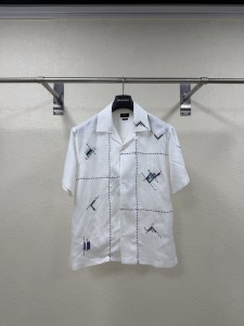 ★日本!!人気！ 2026 フェンディ 新作 半袖Tシャツ 偽物