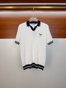 絶対欲しい！2026 プラダ 新作 半袖Tシャツ コピー
