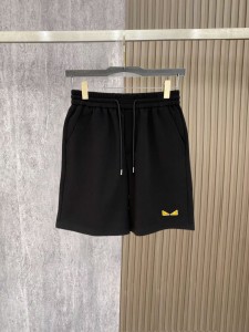 【即発】★ 2026 フェンディ 新作 ショートパンツ スーパーコピー