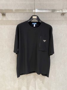 定番人気！2026 プラダ 新作 半袖Tシャツ 偽物