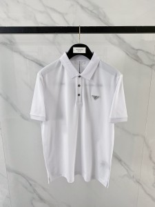 超希少！2026 プラダ 新作 半袖Tシャツ コピー