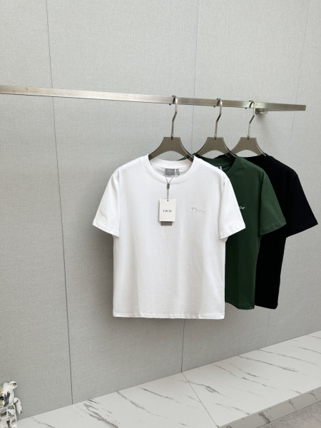 世界中で大人気♪ 2026 ディオール 新作 半袖Tシャツ 偽物