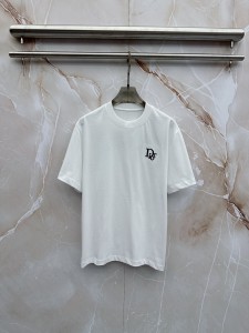 【即発】★ 2026 ディオール 新作 半袖Tシャツ 偽物