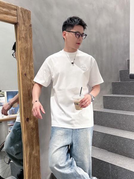 注目アイテム☆ 2026 ディオール 新作 半袖Tシャツ コピー