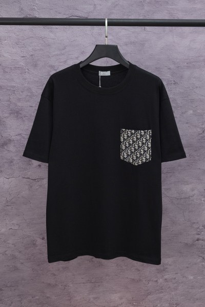 注目度抜群！2026 ディオール 新作 半袖Tシャツ 偽物