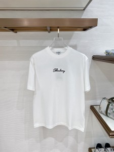 最安値挑戦 2026 バーバリー 新作 半袖Tシャツ スーパーコピー