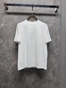 使い勝手良 2026 バーバリー 新作 半袖Tシャツ スーパーコピー