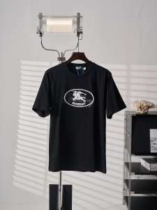 ☆超人気☆ 2026 バーバリー 新作 半袖Tシャツ 偽物