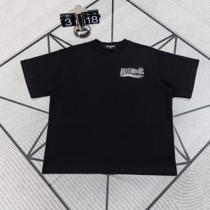【使い勝手抜群】 2026 バレンシアガ 新作 半袖Tシャツ 偽物