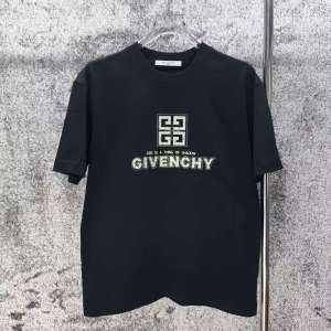 即発送！ 2026 ジバンシー 新作 半袖Tシャツ 偽物