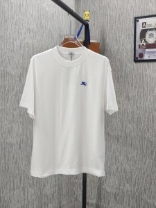 入手困難！2026 バーバリー 新作 半袖Tシャツ スーパーコピー