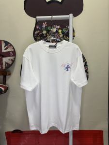 世界中で大人気♪ 2026 クロムハーツ 新作 半袖Tシャツ 偽物