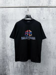 使い勝手良 2026 バレンシアガ 新作 半袖Tシャツ 偽物
