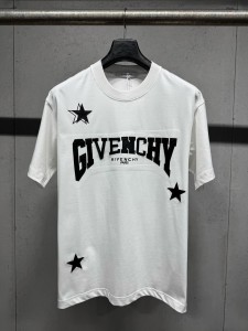 世界中で大人気♪ 2026 ジバンシー 新作 半袖Tシャツ スーパーコピー