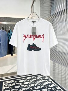 完売前に！ 2026 バレンシアガ 新作 半袖Tシャツ コピー