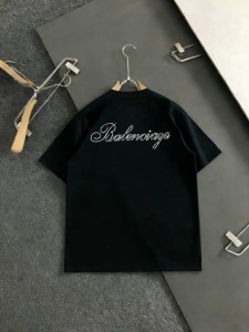 売上総額１位！ 2026 バレンシアガ 新作 半袖Tシャツ スーパーコピー