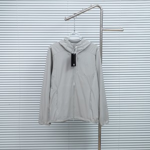 注目度抜群！2026 アークテリクス 新作 日焼け止め服 コピー