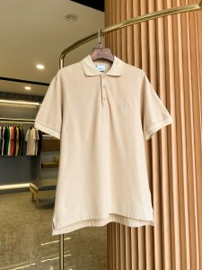 激安価格！ 2026 トム·ブラウン 新作 半袖Tシャツ スーパーコピー