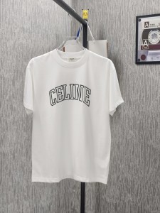 注目度抜群！2026 セリーヌ 新作 半袖Tシャツ コピー