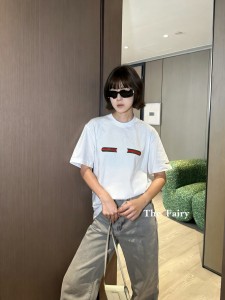 争奪戦 2026 グッチ 新作 半袖Tシャツ コピー