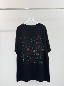 ☆超人気☆ 2026 ルイヴィトン 新作 半袖Tシャツ スーパーコピー 2色