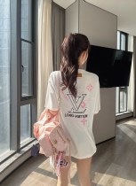 目を惹くカラー 2026 ルイヴィトン 新作 半袖Tシャツ コピー