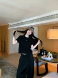 目を惹くカラー 2026 プラダ 新作 半袖Tシャツ 偽物