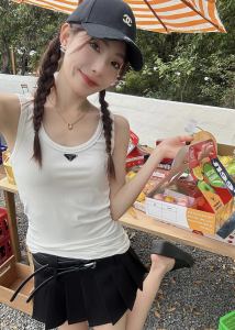 ★日本!!人気！ 2026 プラダ 新作 チョッキ着 偽物