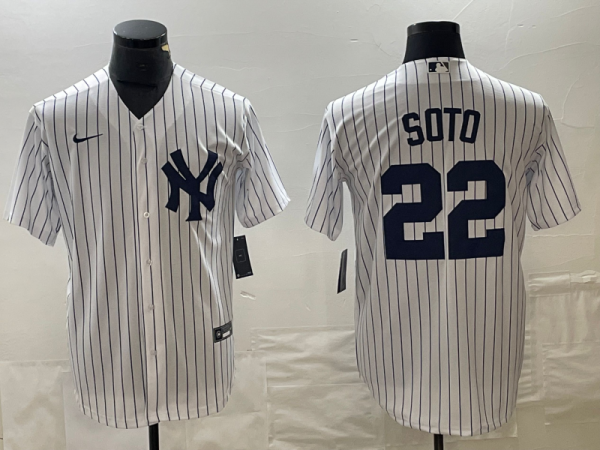 Men's New York Yankees #22 Juan Soto White Cool Base Stitched Baseball Jersey