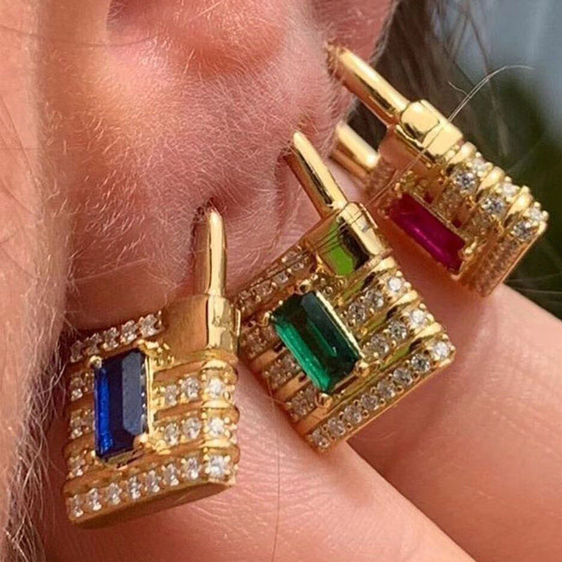 Zircon Lock Earring