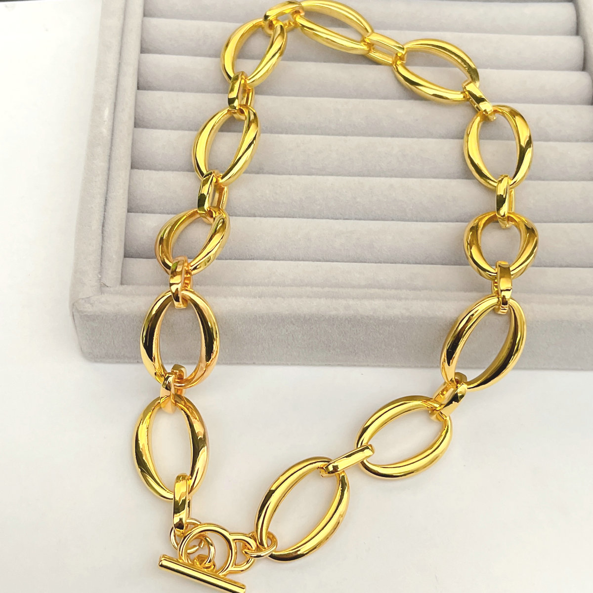 Big chunky chain necklace 