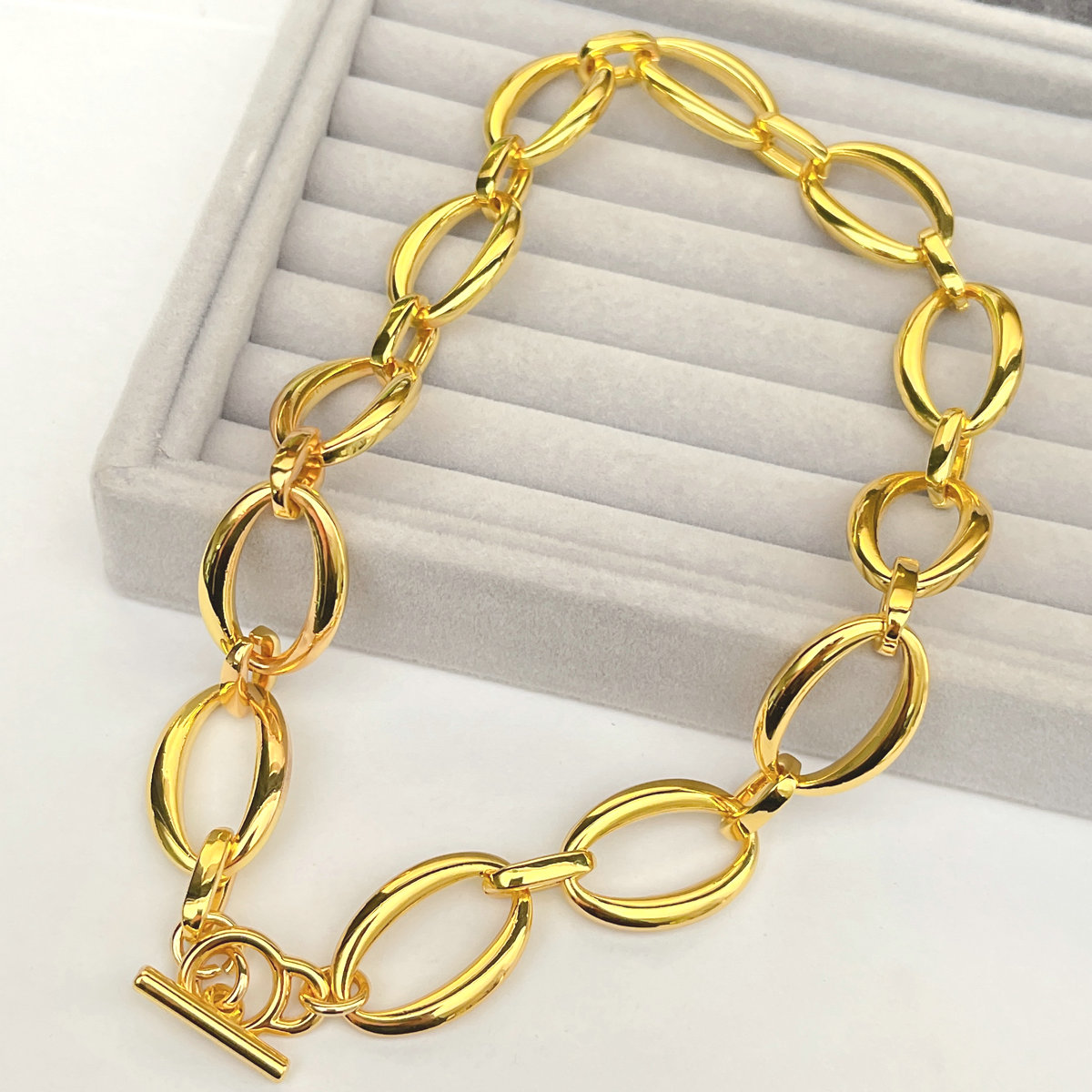 Big chunky chain necklace 