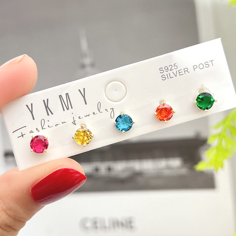 Round colorful round set stud