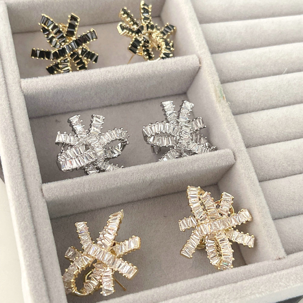 Mirco Pave Zircon Flower Earring