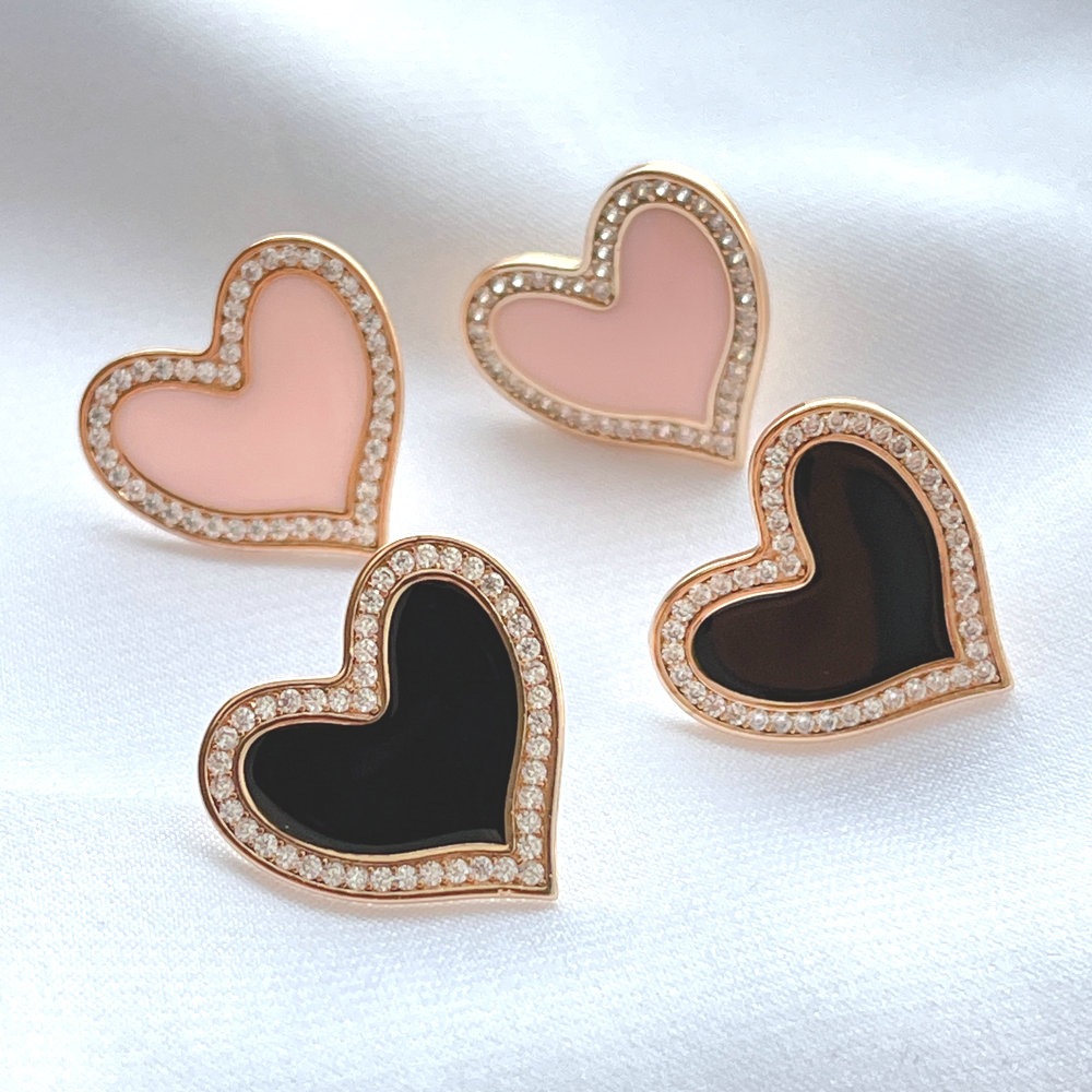 Enamel Heart Ear Stud