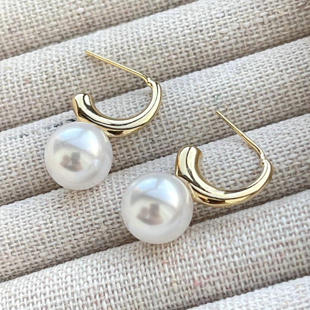 Gold Round Pearl Earring