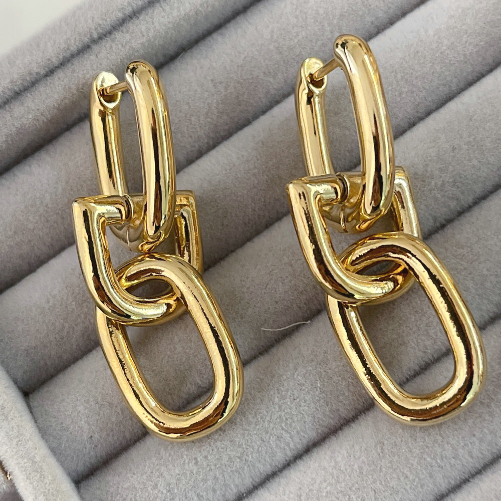 Gold chain link earring