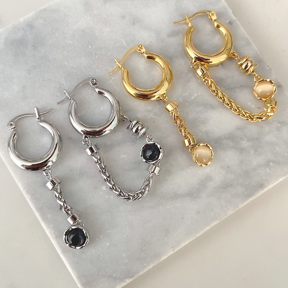 Chain tassel hoop earring